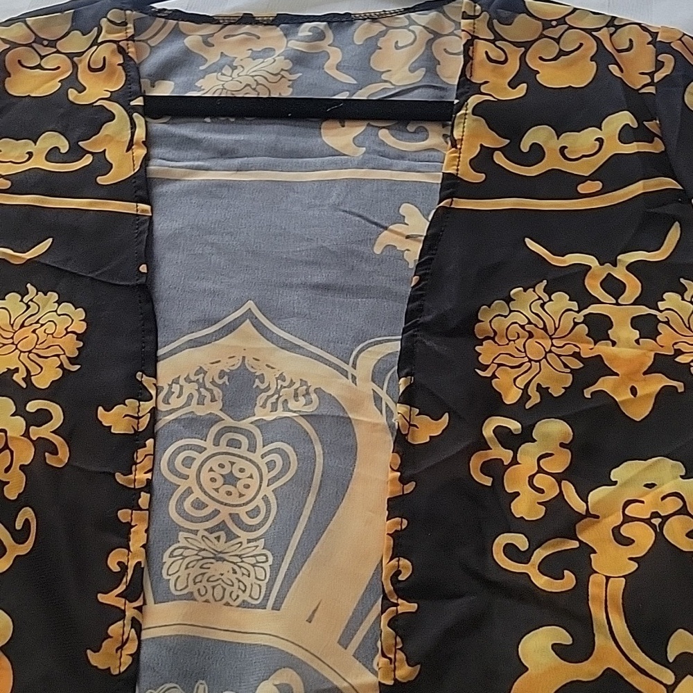 Elegant Black and Gold Women's Kimono With Fringe On Sleeves and Bottom Of Hem - Picture 3 of 7